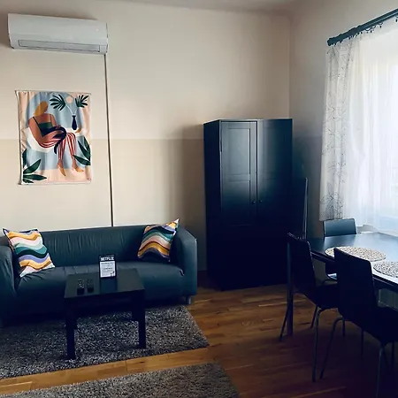 Apartment Dorothy Near Park Budapest
